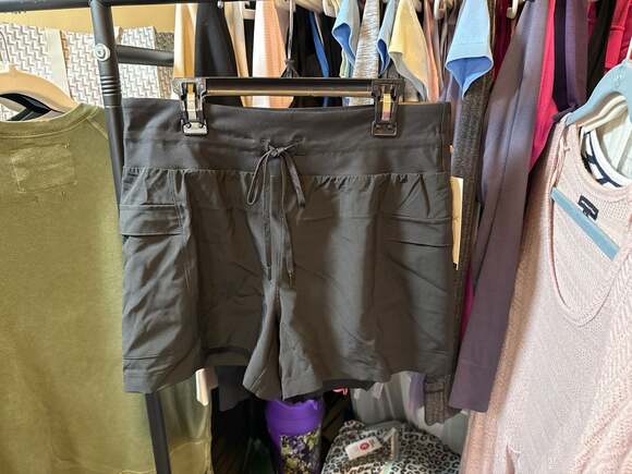 CALIA Pants - CALIA Journey Collection TrueLight Cargo Mid-Rise Shorts Pure Black